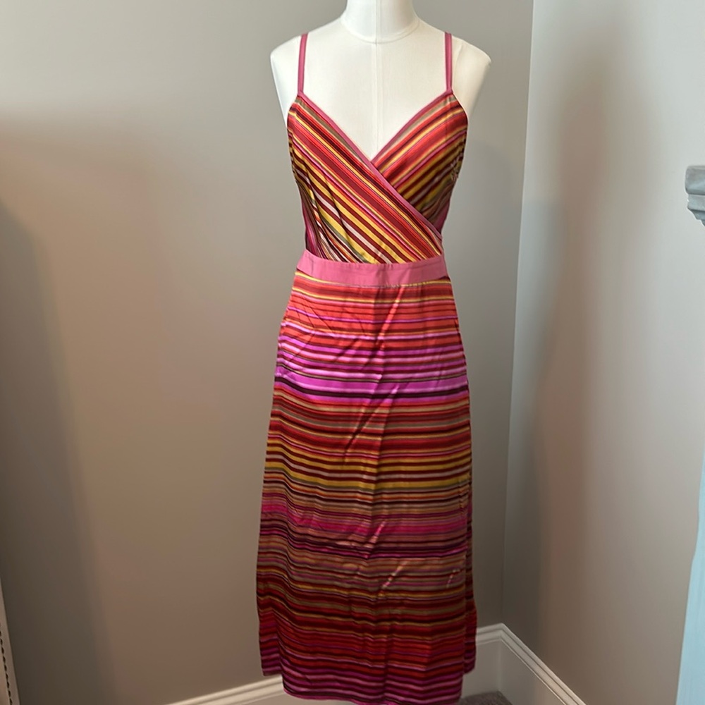 Banana republic vintage dress , size 4 , 100% silk